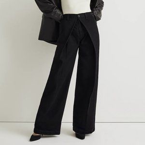 Extra wide-leg pleated jeans